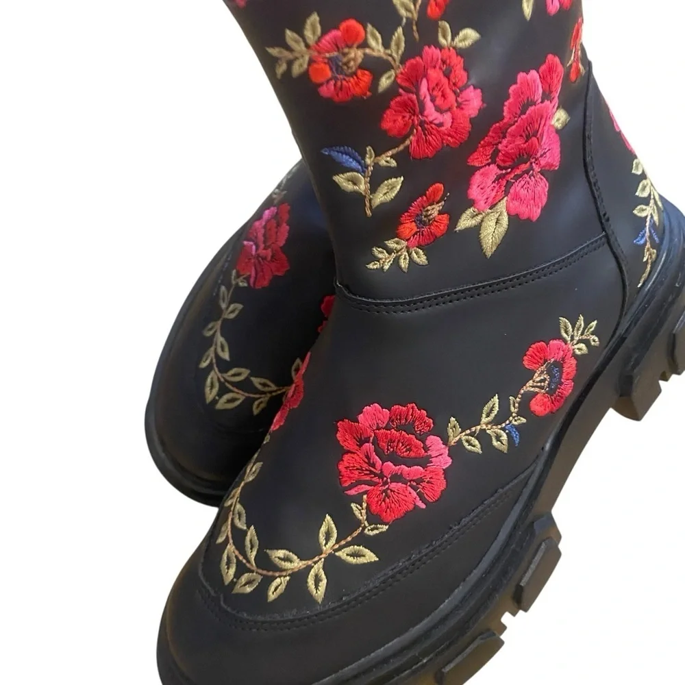 Farm Rio Women’s Floral Ankle Boots Size 7.5